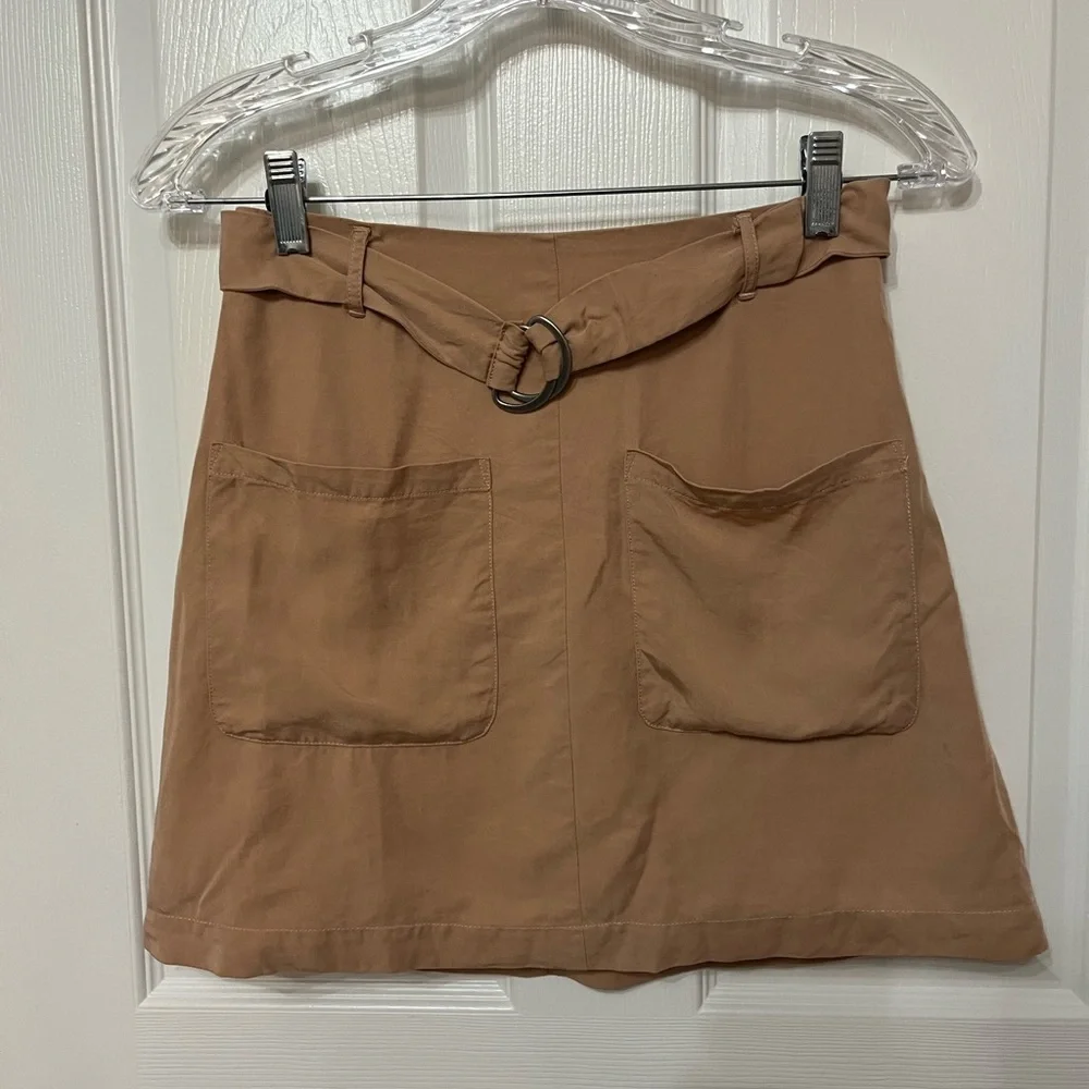 Lovers + Friends Peachy Beige‎ Belted Mini Skirt w/ Pockets Sz. XS